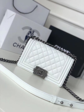 Chanel Small BOY CHANEL Handbag 20x12x7cm