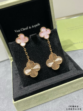 Van Cleef & Arpels Two flower four leaf clover Earrings(No refund or exchange)