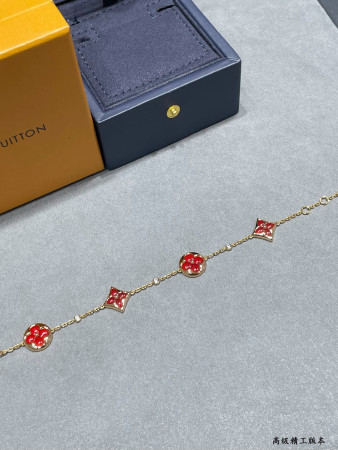 Louis Vuitton Large Red Agate Four Flower Bracelet