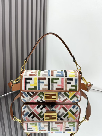 FENDI Baguette 26x13x6cm