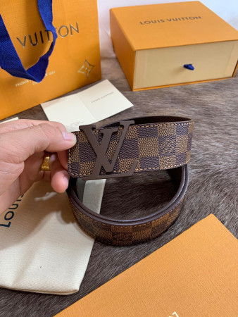 LV LOUIS VUITTON 40MM BELT