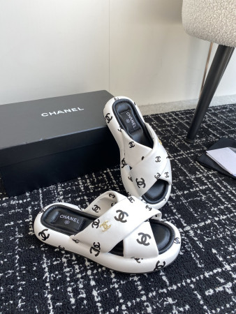 UA CHANEL SLIPPERS