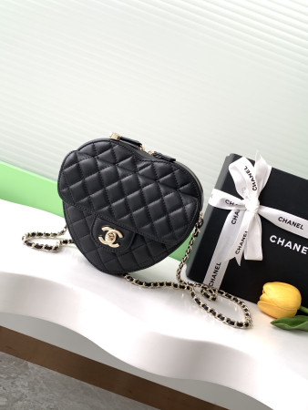 Chanel 22cc Love Bag AS3191 18x16.5x6.5cm