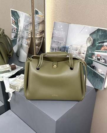 Loewe Medium Madrid bag in supple calfskin 28.5x11x23cm