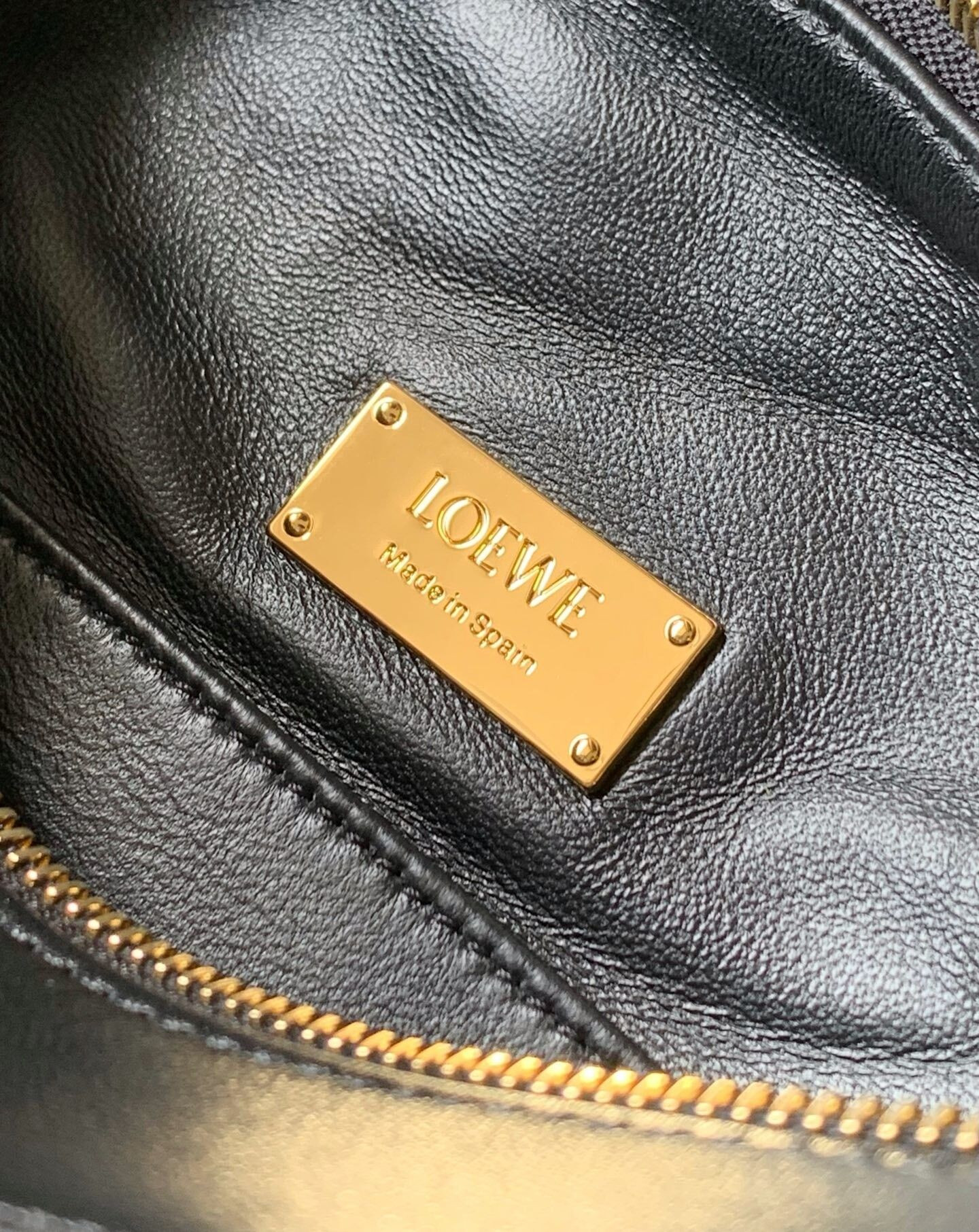 LOEWE Small Featherlight Puzzle bag in nappa lambskin 16.5x24x10.5cm