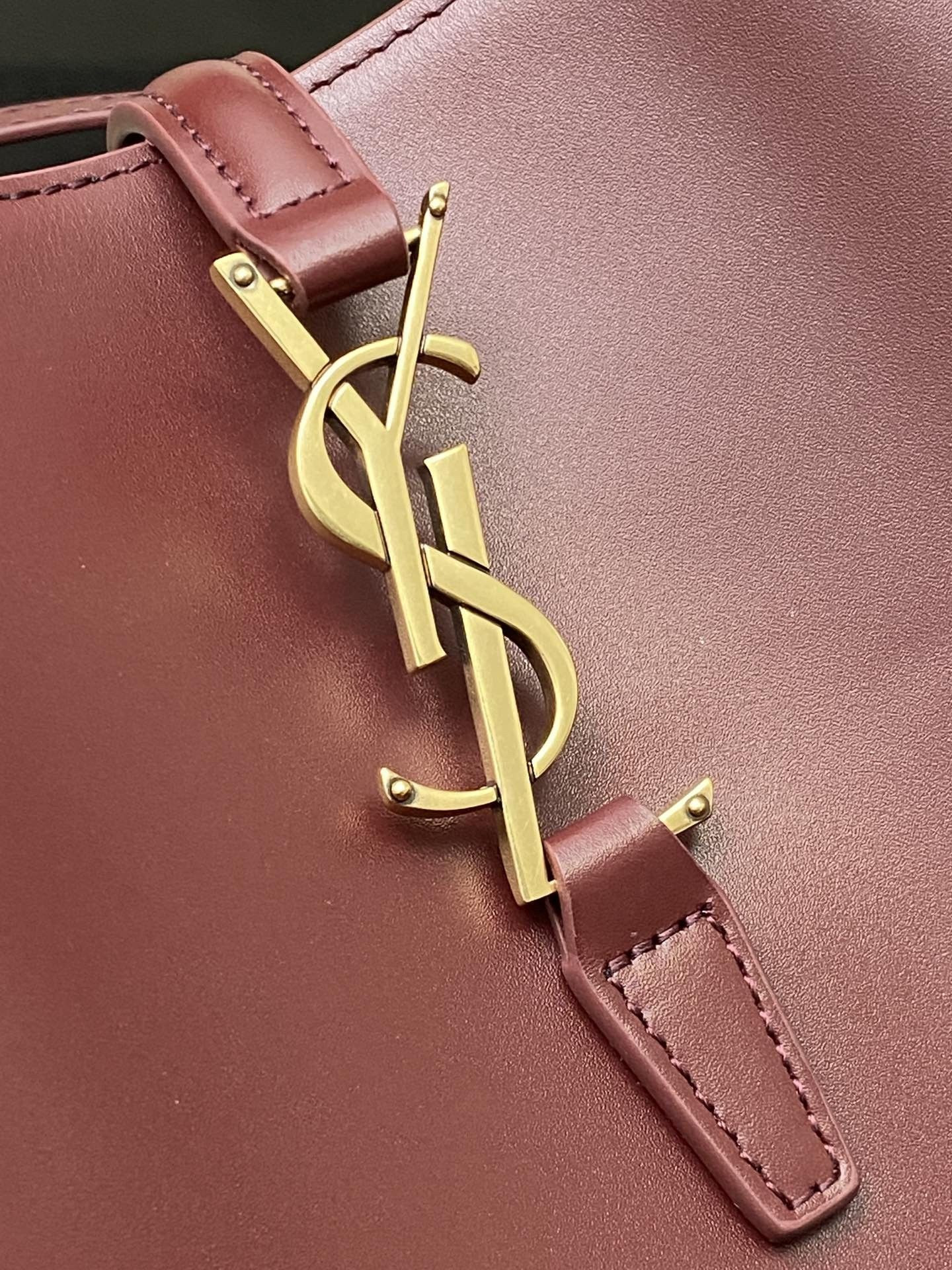 YSL LE 37 In Shiny Leather 26x20x12cm