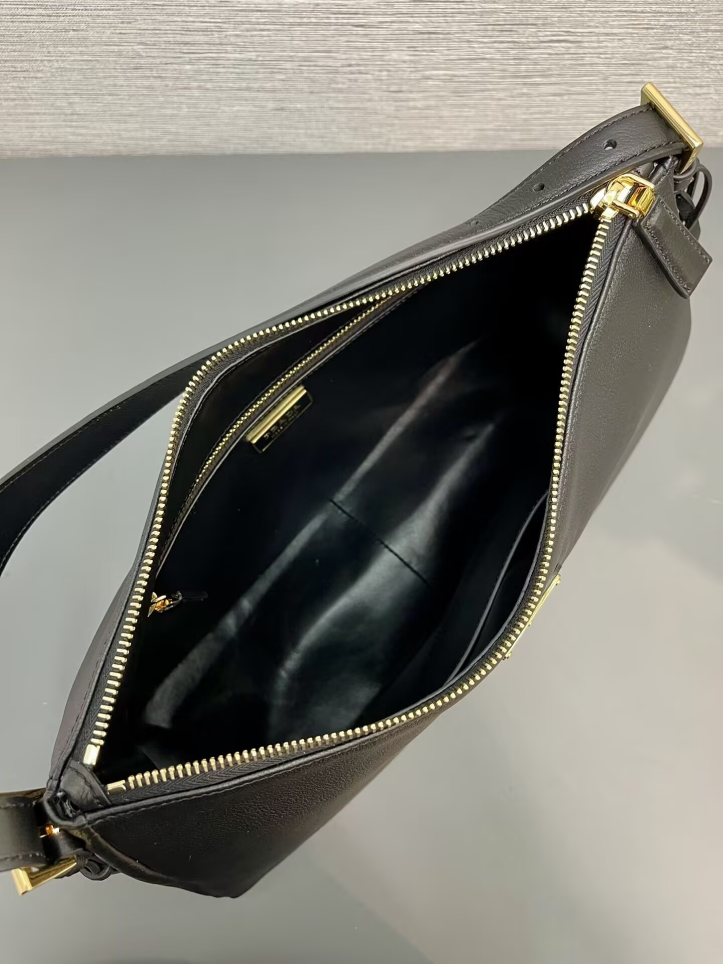 Prada Aimée large leather shoulder bag 39x23x12cm