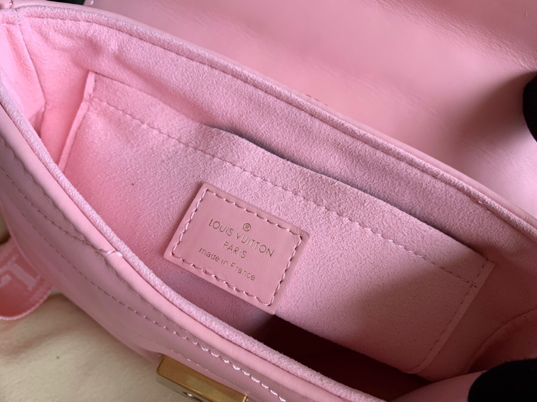 LOUIS VUITTON NEW WAVE MULTI-POCHETTE M56468