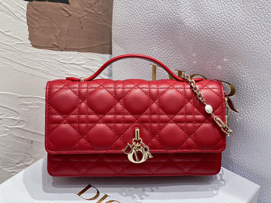MISS DIOR MINI BAG Crimson Red S0980ONMJ-M57R 21 x 11.5 x 4.5 cm