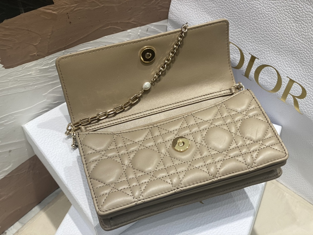 MISS DIOR Mini Handbag Beige Cannage Woven Pattern Lambskin S0980ONMJ_M52U 21 x 11.5 x 4.5 cm