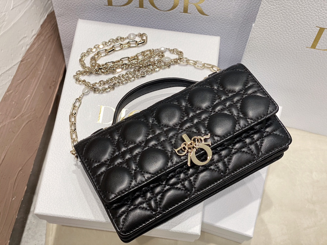 MISS DIOR MINI BAG Black Cannage Lambskin S0980ONMJ_M900 21 x 11.5 x 4.5 cm