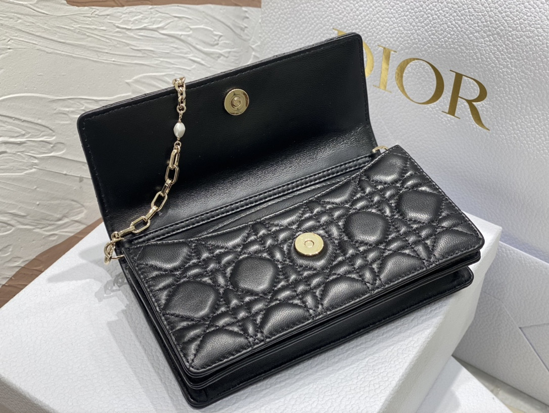 MISS DIOR MINI BAG Black Cannage Lambskin S0980ONMJ_M900 21 x 11.5 x 4.5 cm