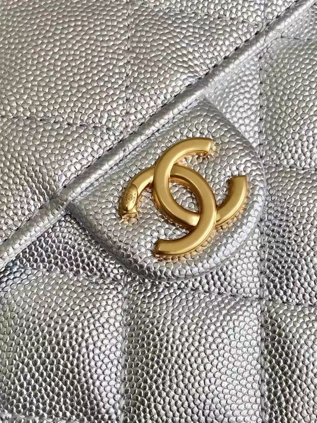 CHANEL 25C Bucket Bag 26x30x14cm