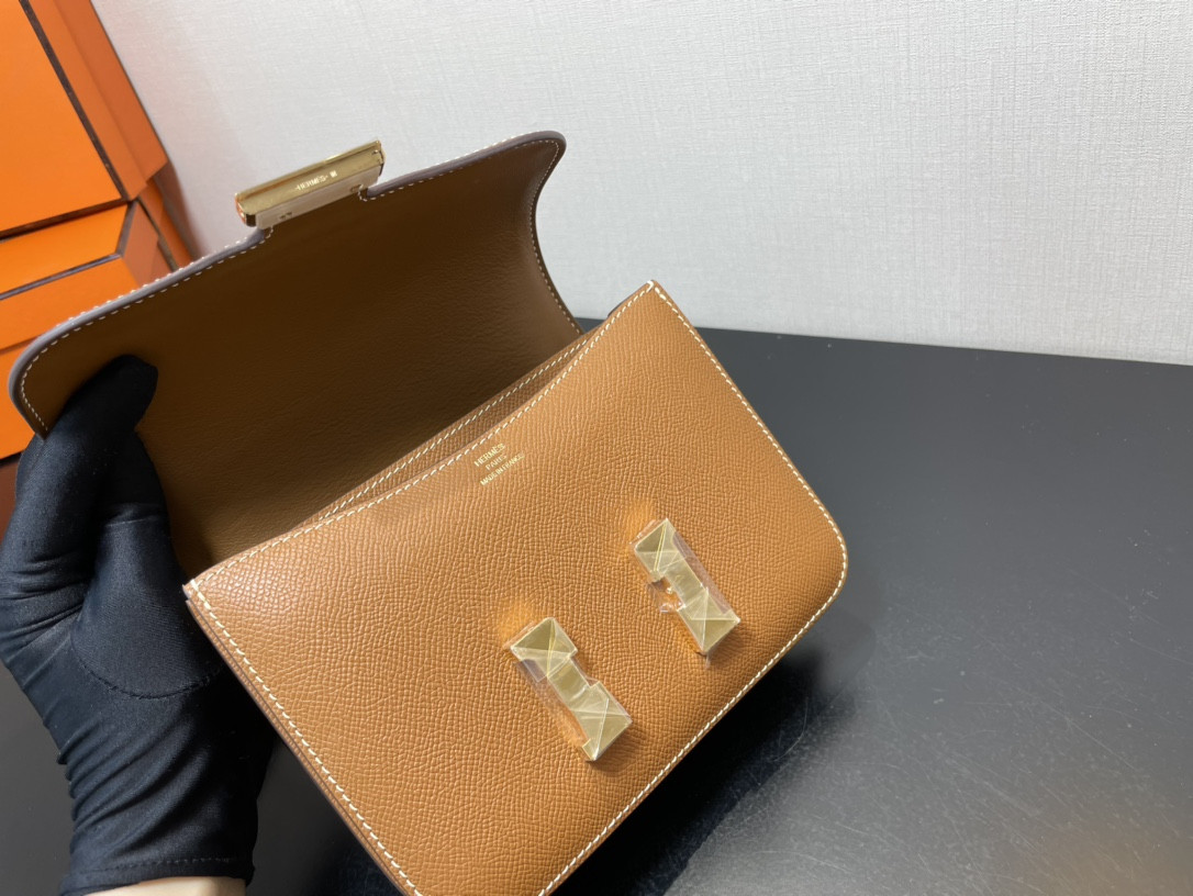Hermes Constance 24  Epsom leather gold hardware 9.4"x5.9"x3"