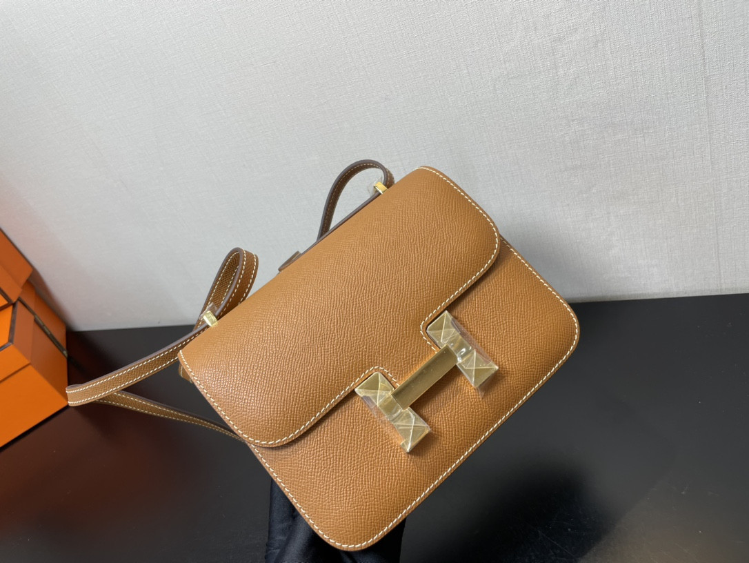 Hermes Constance 24  Epsom leather gold hardware 9.4"x5.9"x3"