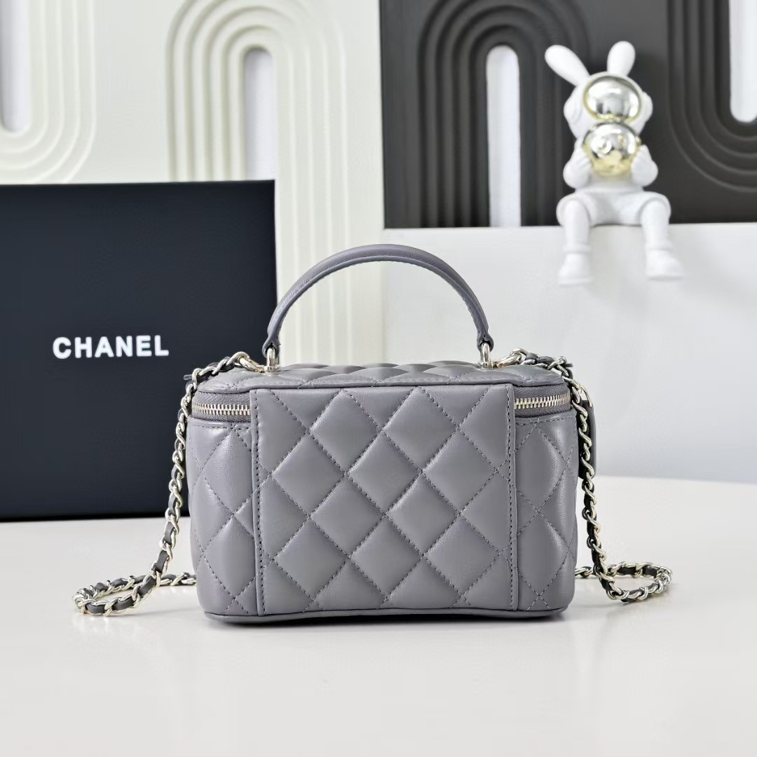 Chanel Long Vanity with chain 16.5x10x8cm