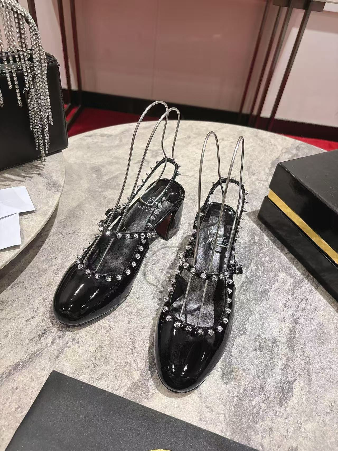 UA Christian Louboutin Mary Jane Pumps Janispikes Slingback Pumps