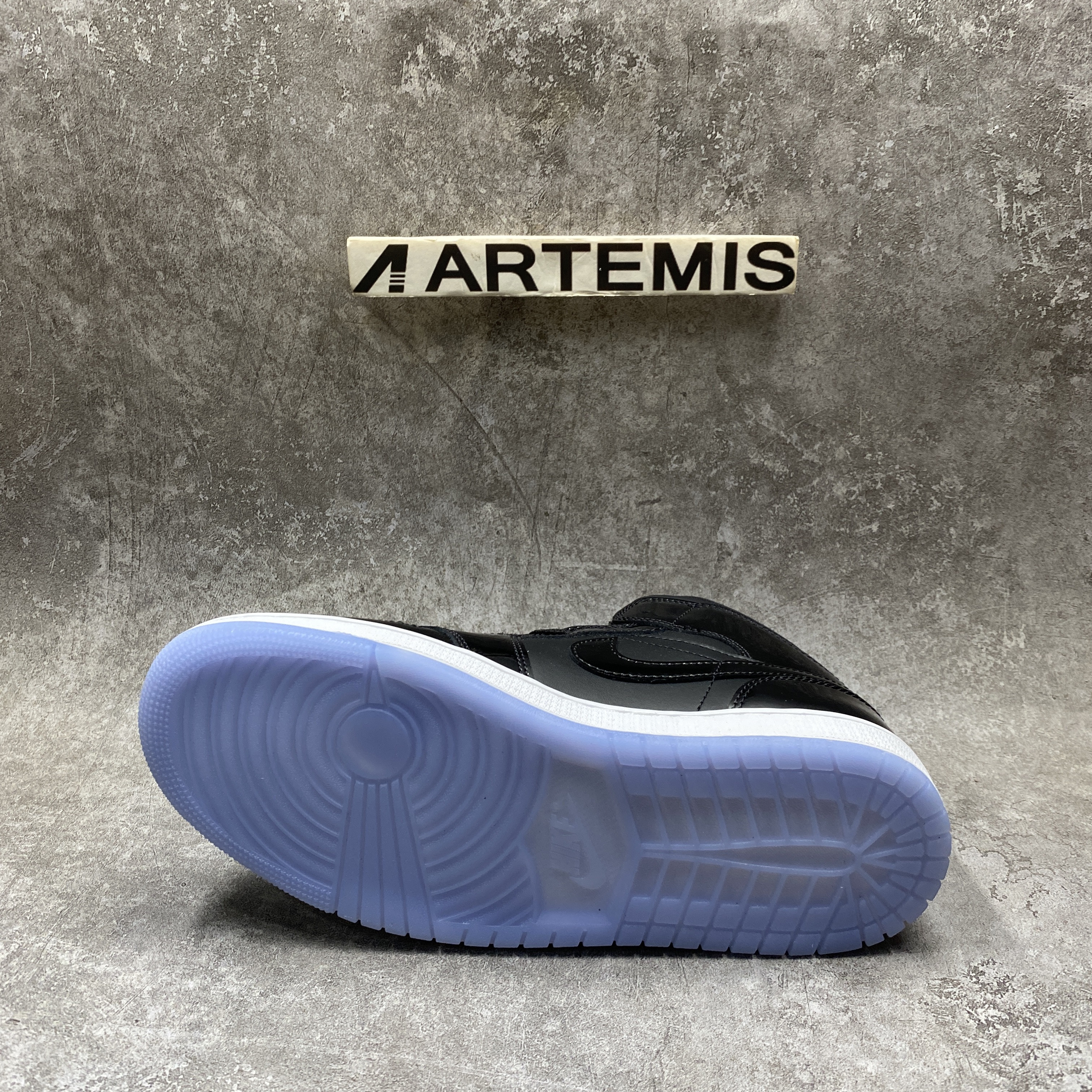 Air Jordan 1 Mid SE Space Jam