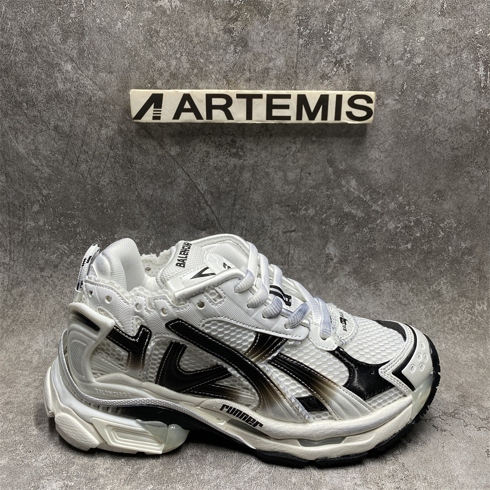 UA Balenciaga Runner Sneaker