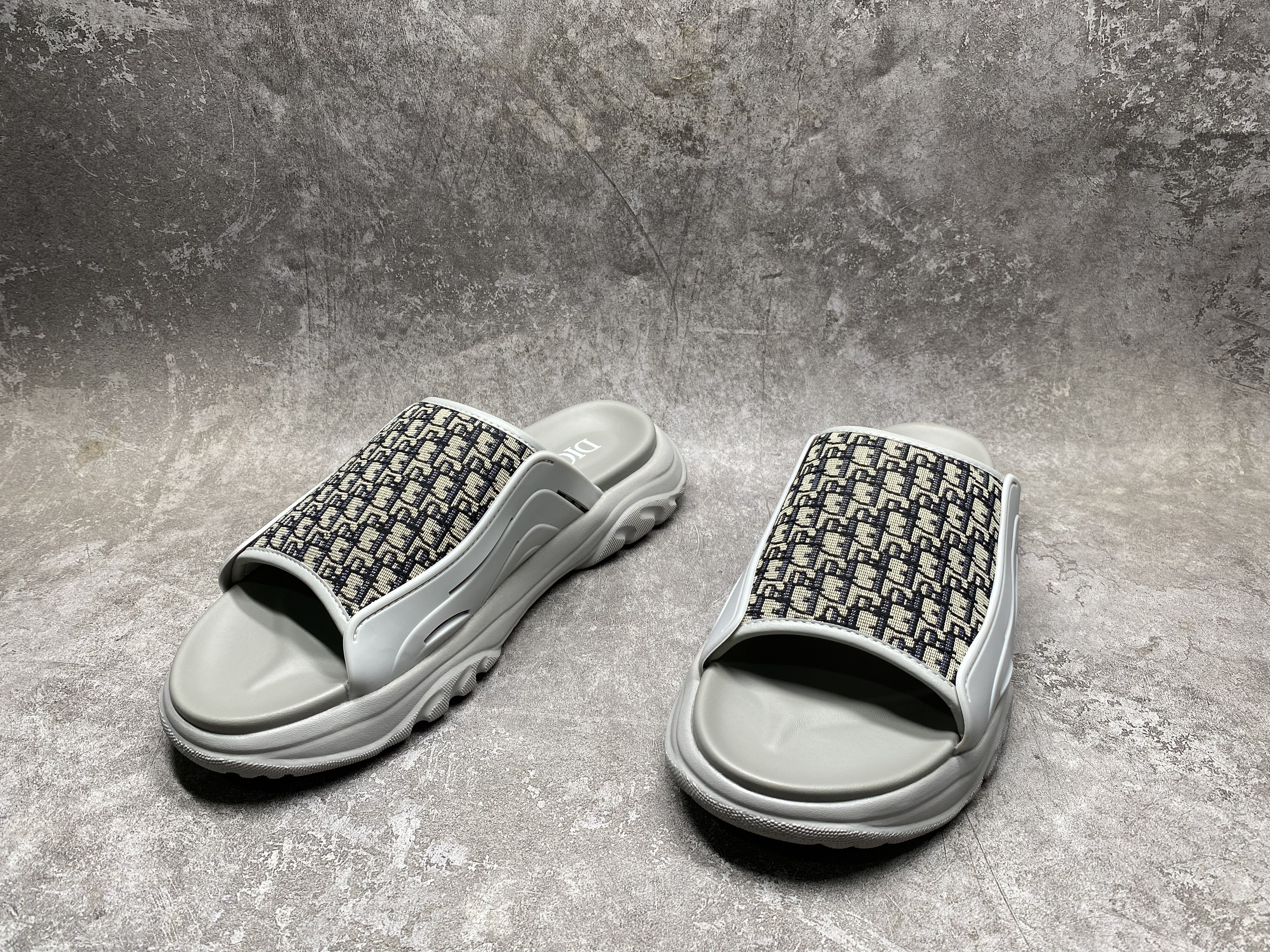 UA Dior Sandal