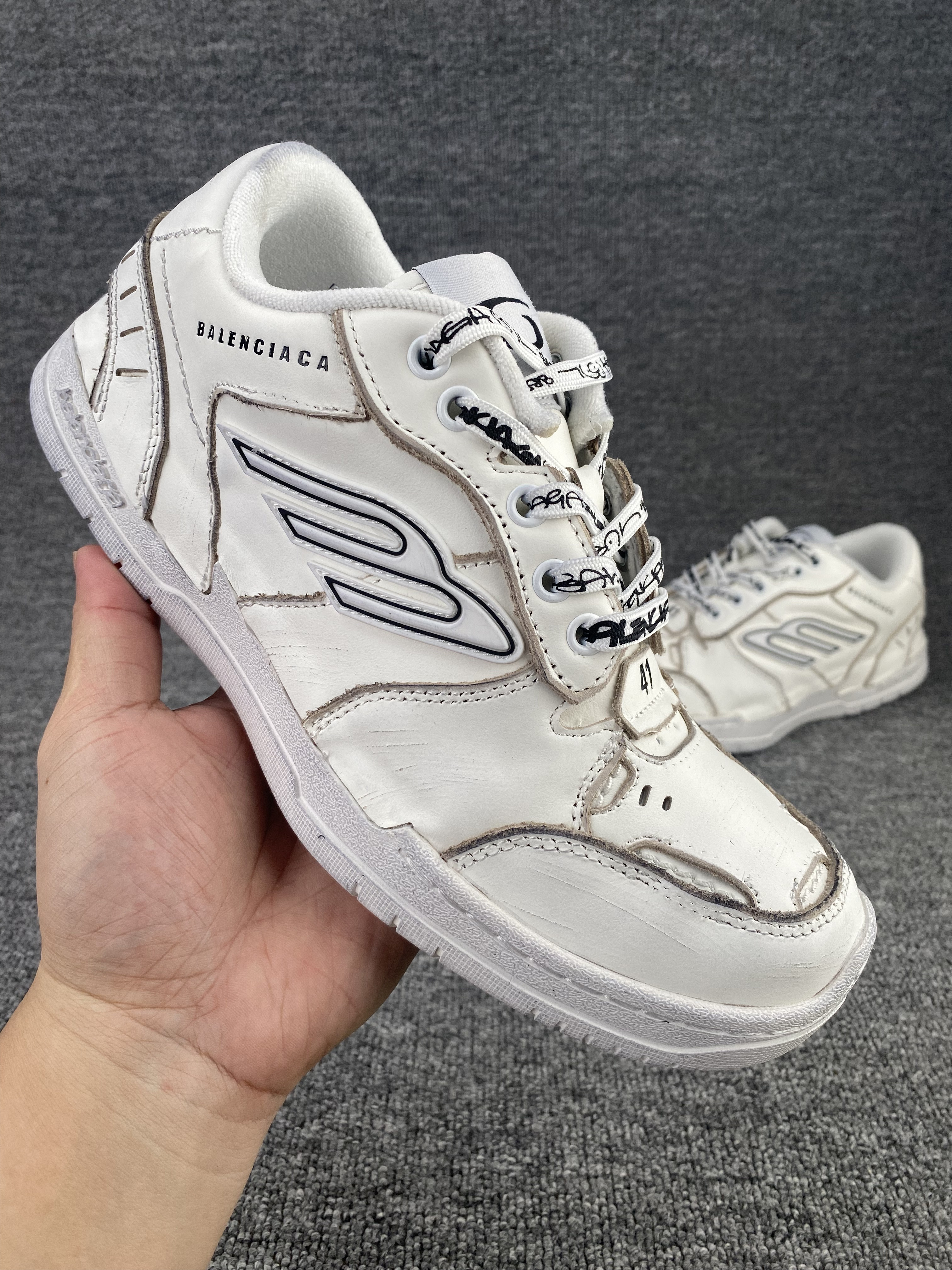 UA Balenciaga Hamptons Medium Worn-out Sneaker in White(run one size large)