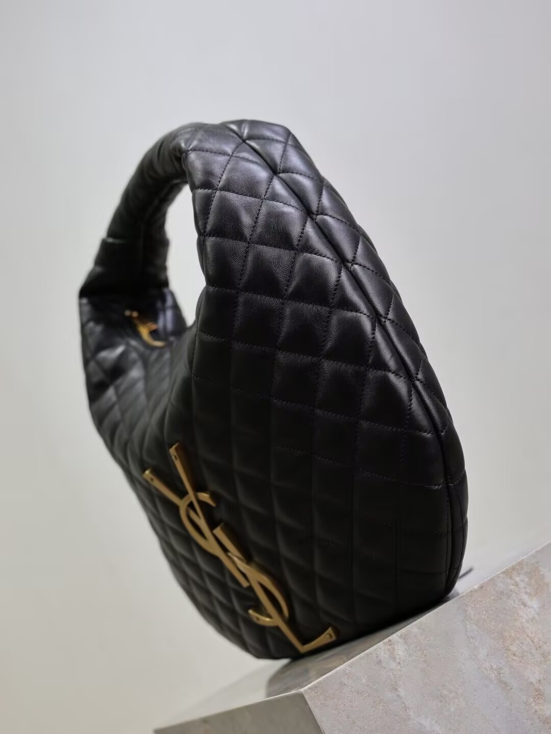 YSL ICARE Hobo In Quilted Nappa 42x30x4cm