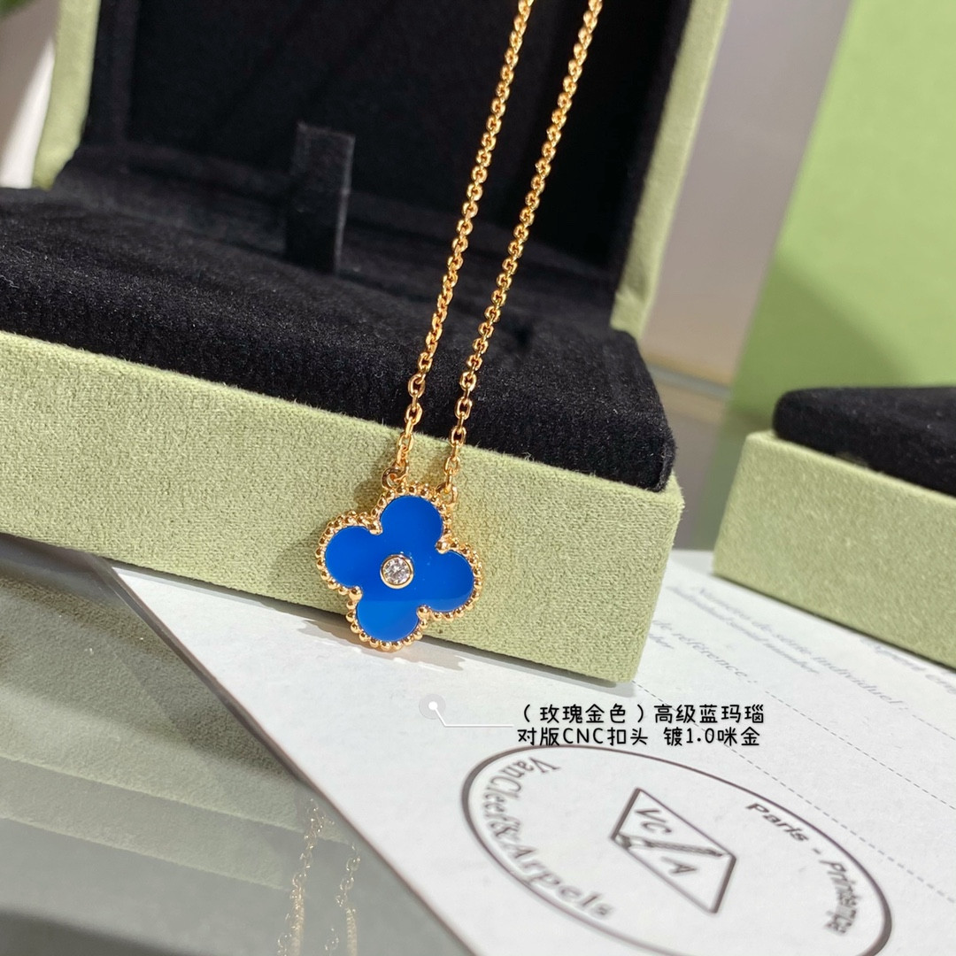 Van Cleef & Arpels Medium Sapphire Blue Agate Clover Necklace Diameter approx 1.5cm,Chain length approx 40+5cm