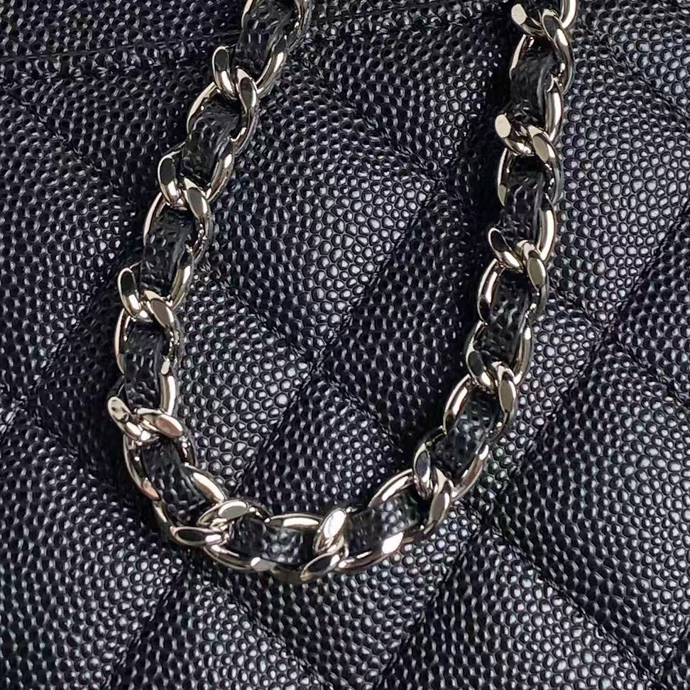 CHANEL with chain 14×18×3cm