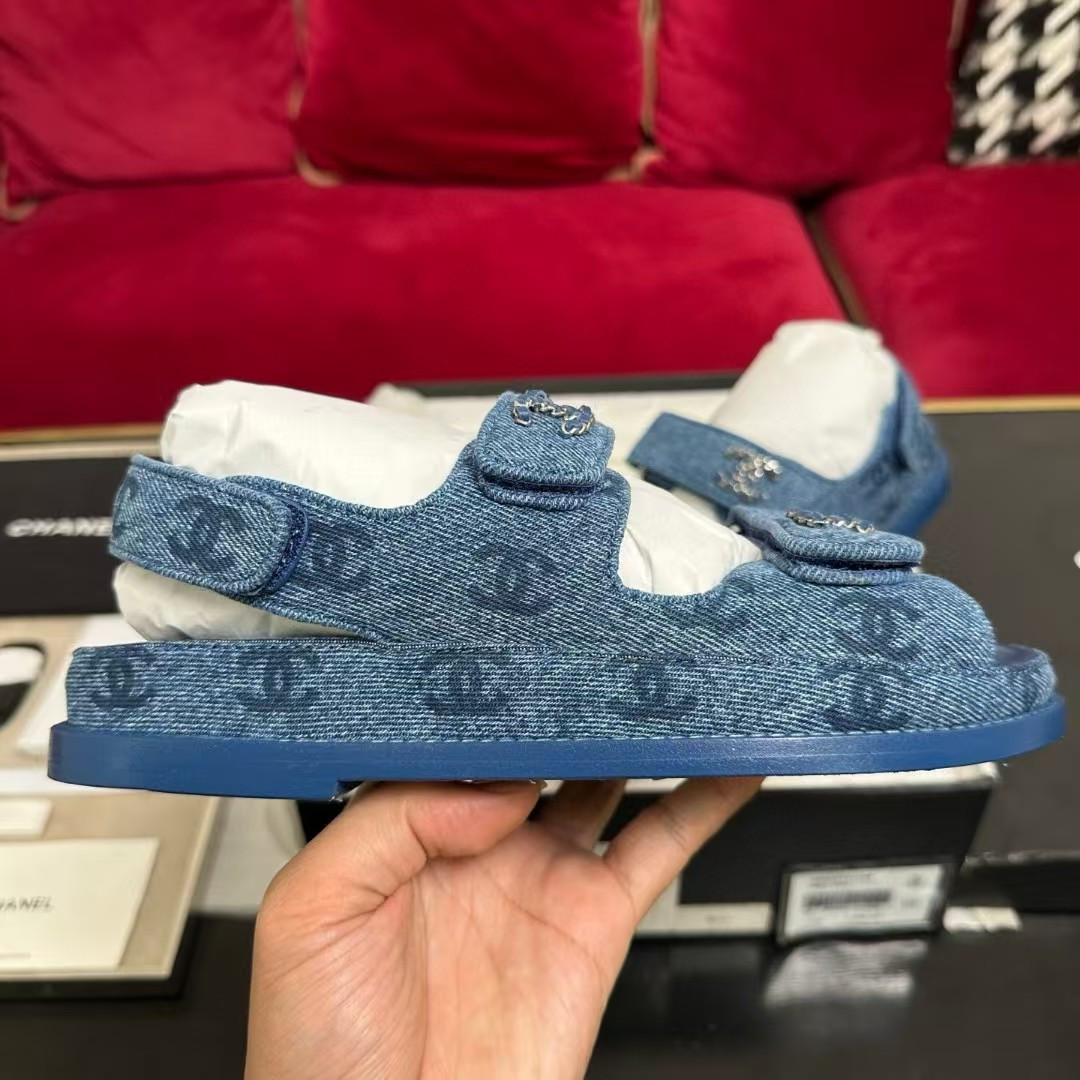 UA Chanel Slides