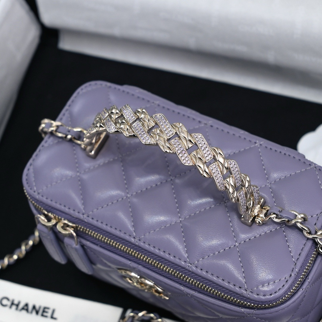 Chanel Clutch With Chain 9.5x17x 8cm