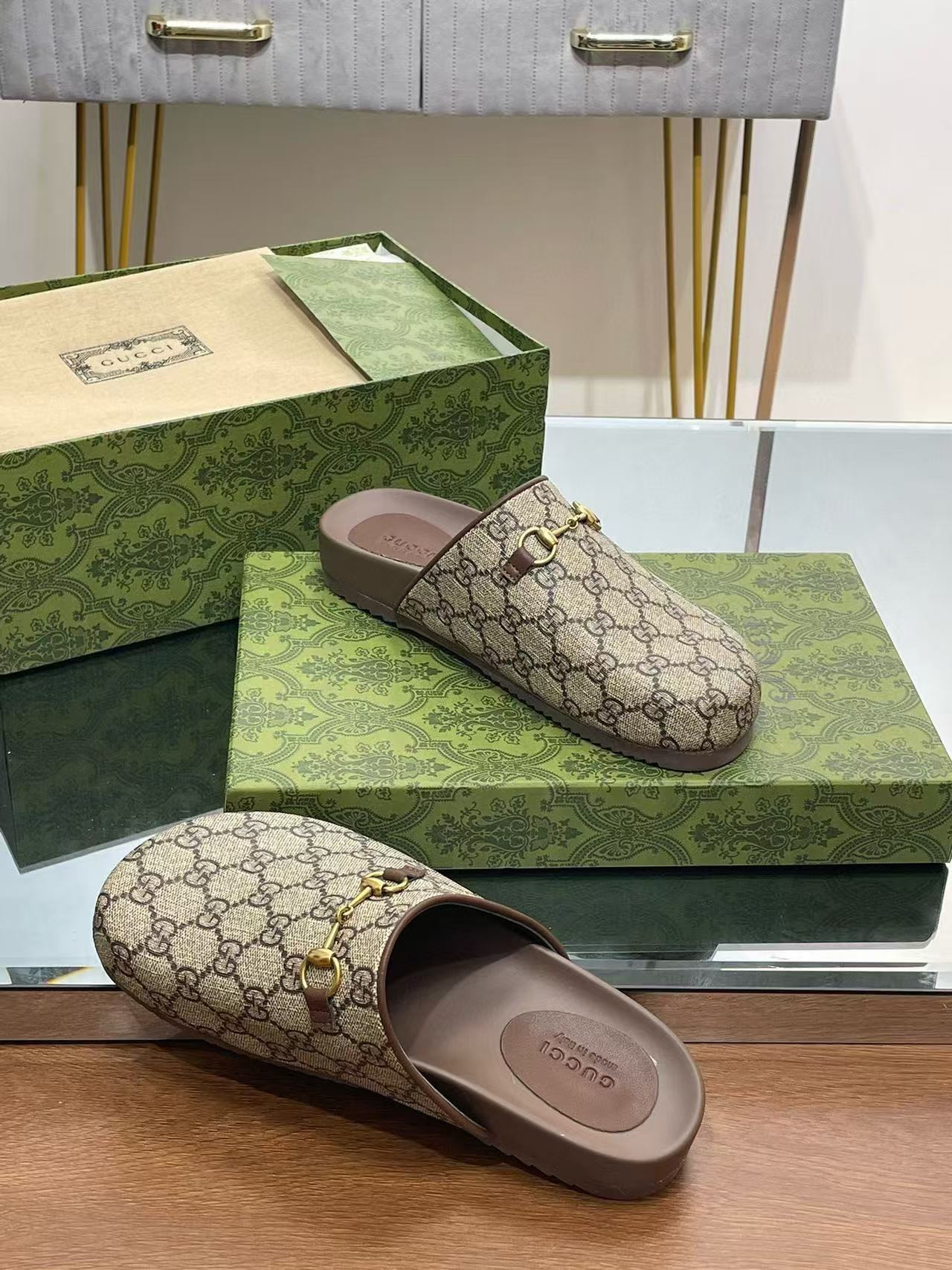 UA GUCCI SLIPPER