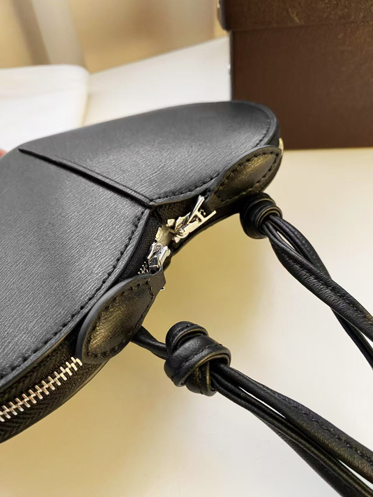 ALAÏA Le Coeur Heart Bag 18.5x20.5x5cm