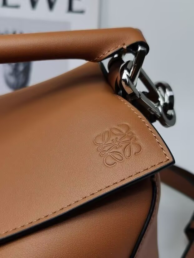 LOEWE Small Puzzle bag in classic calfskin 24x10.5x16.5cm