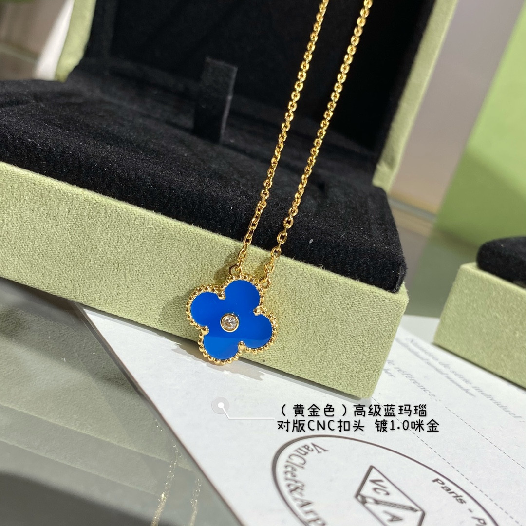 Van Cleef & Arpels Medium Sapphire Blue Agate Clover Necklace Diameter approx 1.5cm,Chain length approx 40+5cm