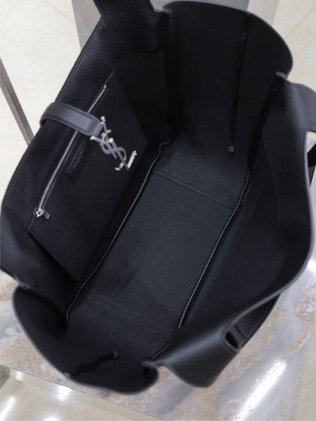 YSL LE 5 À 7 BEA in grained leather 50×28×18cm