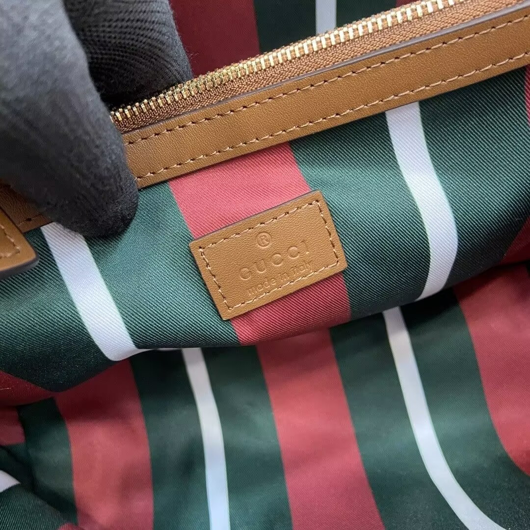 Gucci GG Emblem Medium Bucket Bag 25x25x15.5cm