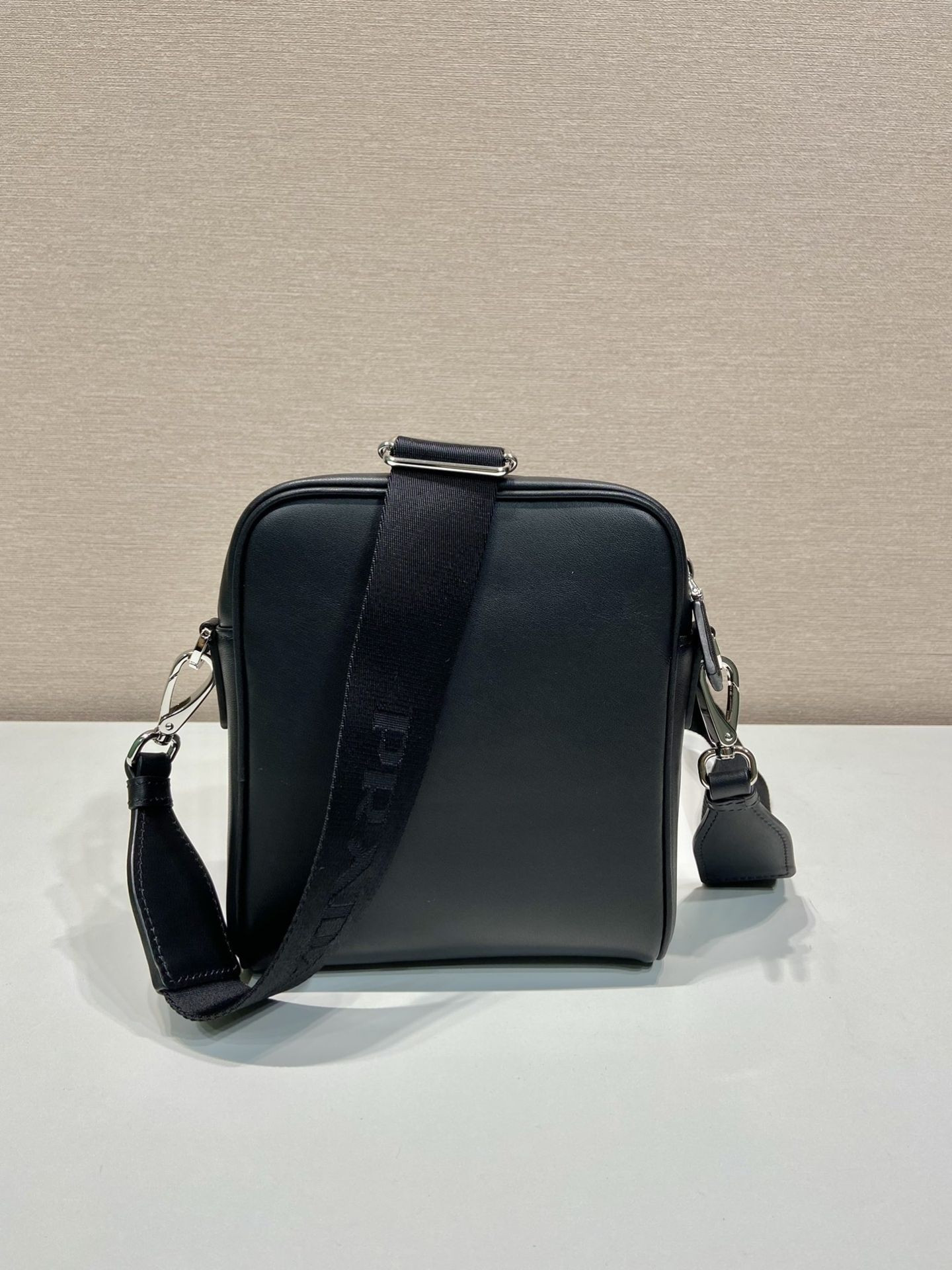 Prada Leather Bag 16x18.5x5cm