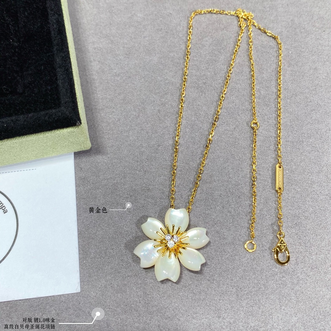 Van Cleef & Arpels Premium White Fritillary Christmas Flower Necklace