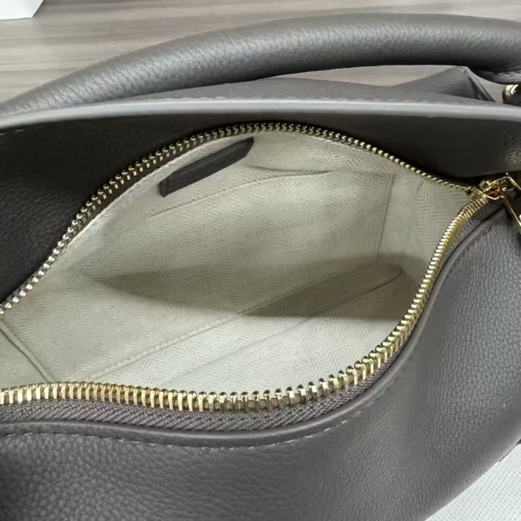 LOEWE Small Puzzle bag in classic calfskin 24x10.5x16.5cm