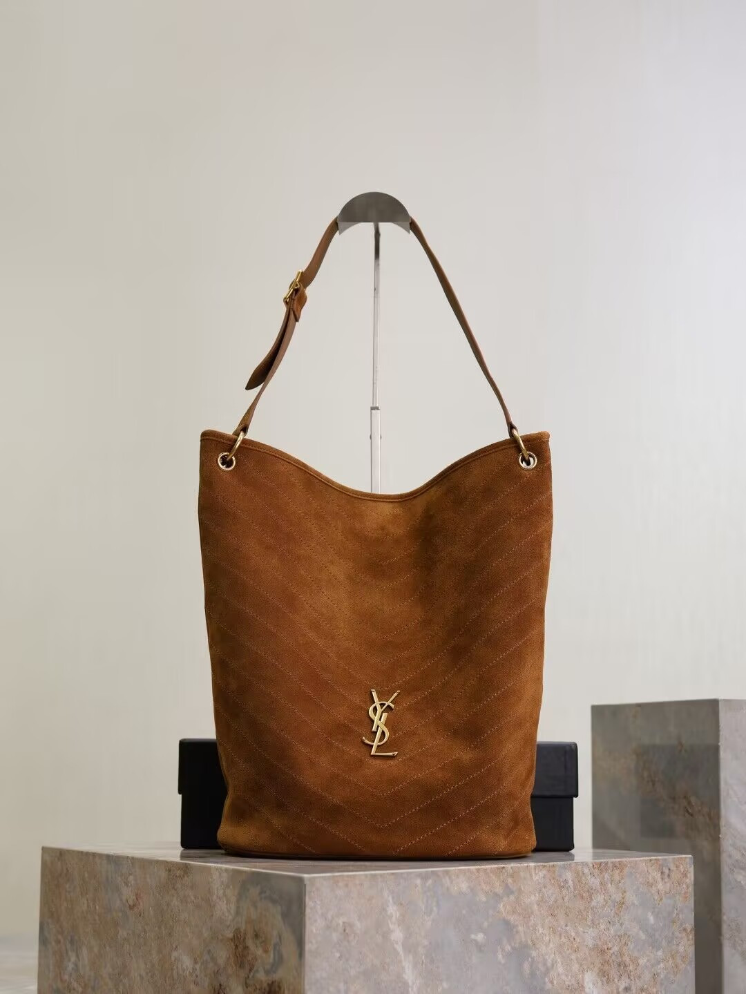 YSL NIKI Supple Bucket In Suede 33x16x40cm