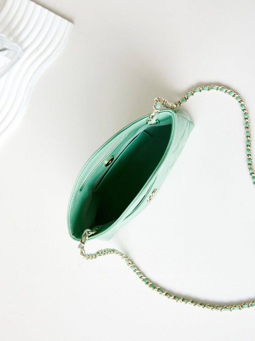 Chanel 31 NaNo Bag 17.5x20x5cm