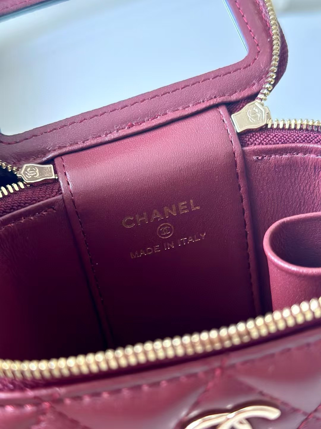 Chanel Classic Top Handle Vanity Case with Chain 10x7x9cm