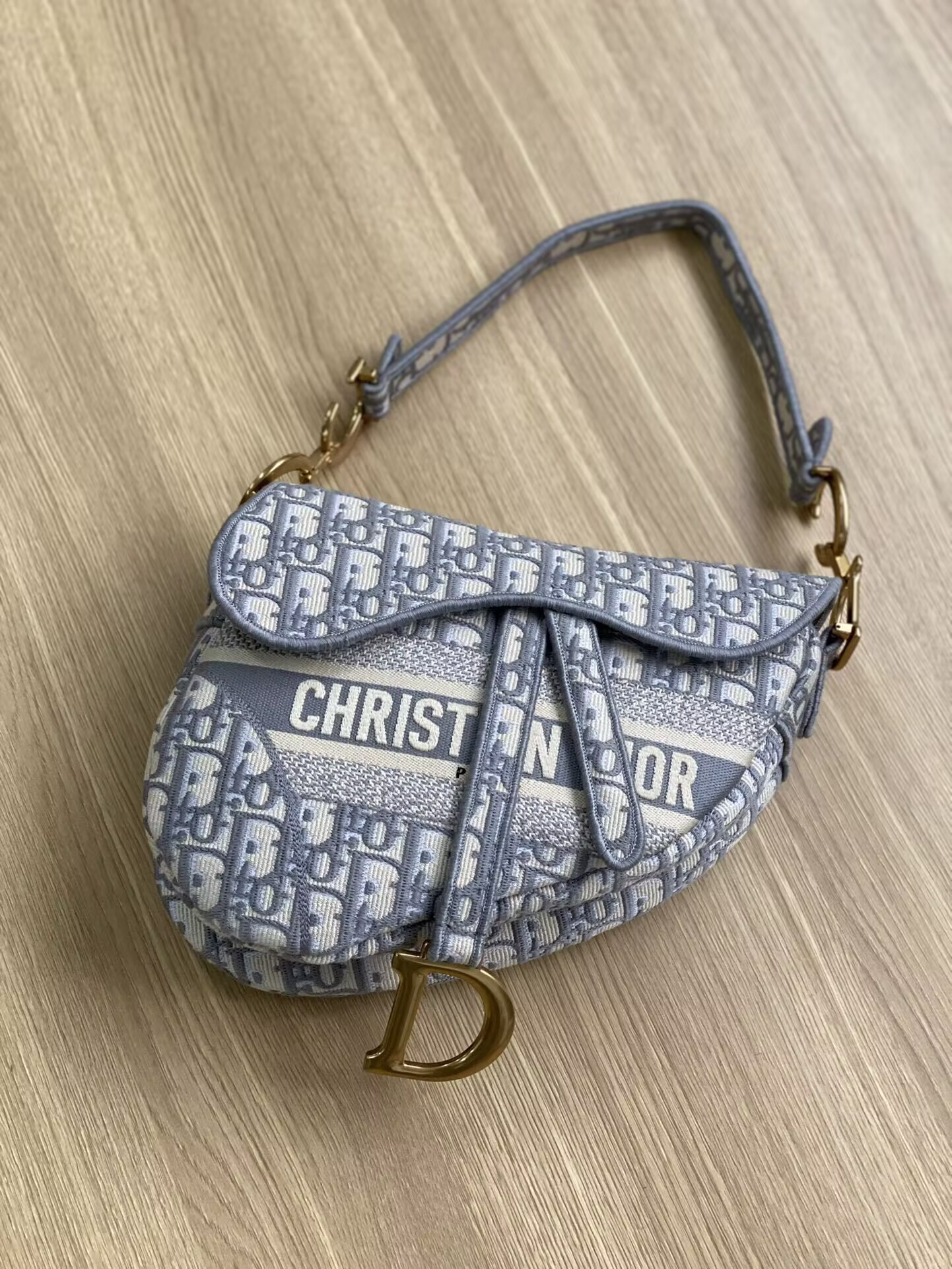 Dior Saddle Bag 25.5 x 20 x 6.5CM