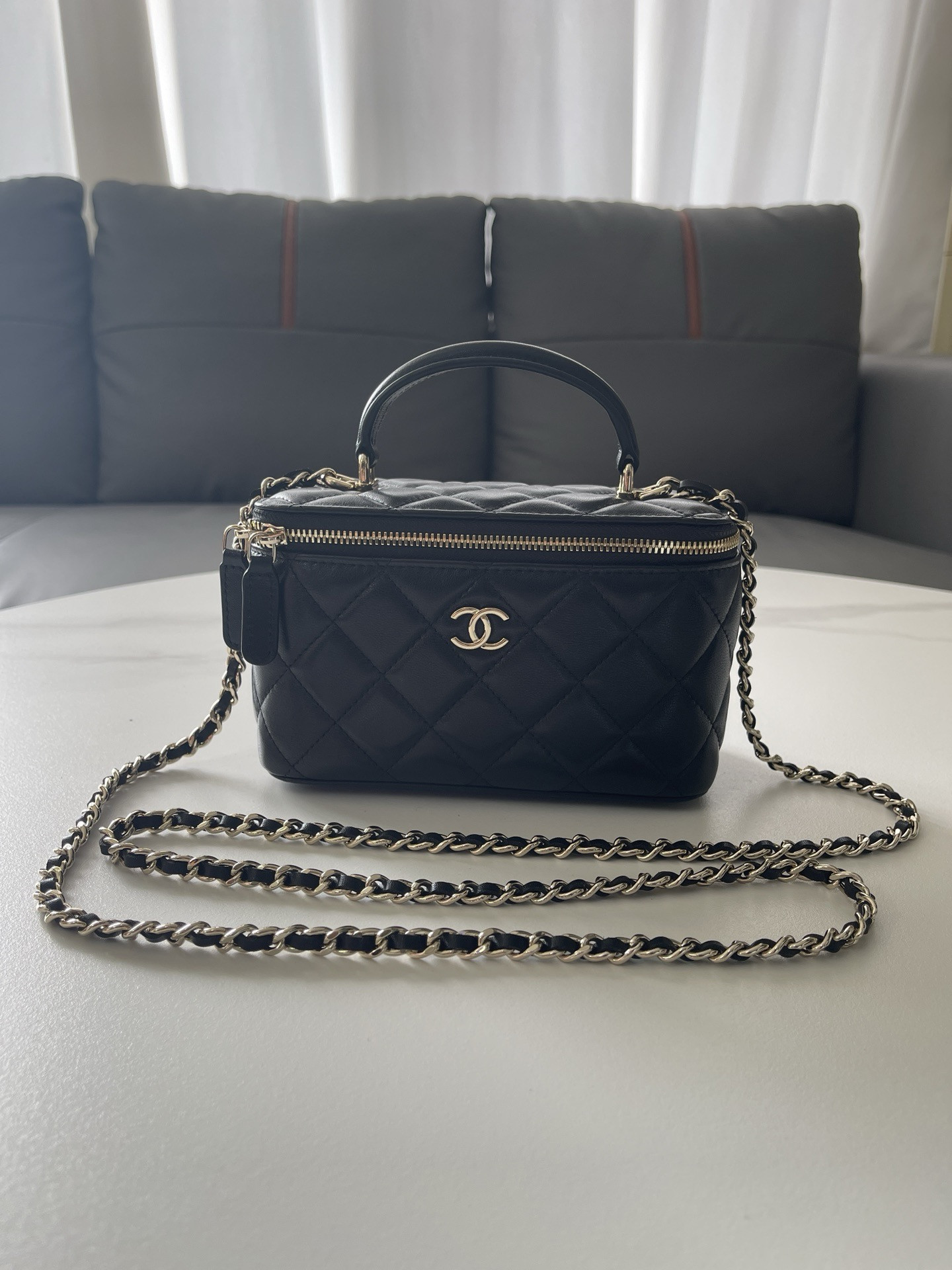 CHANEL with chain 16X9.5X8cm