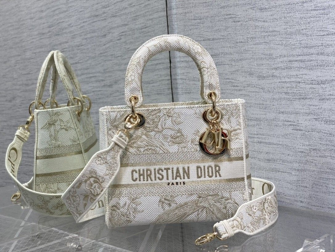 MEDIUM DIOR LADY D-LITE BAG 24 x 20 x 11 cm
