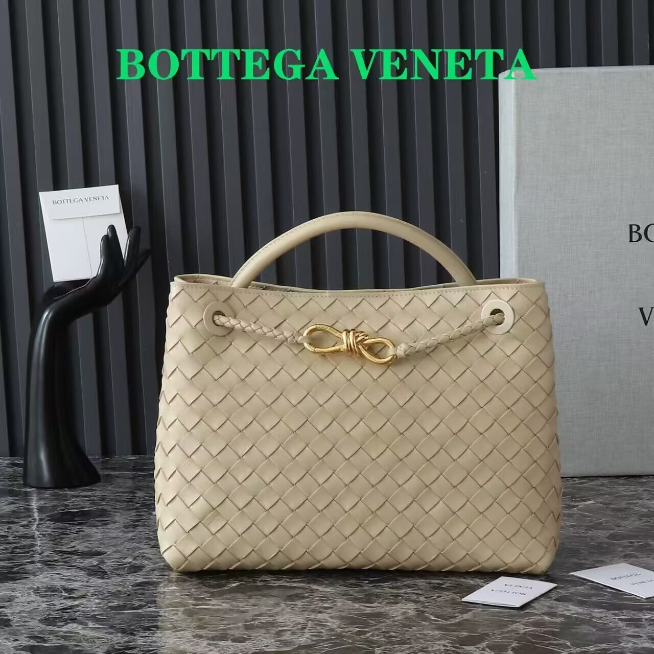 Bottega Veneta Medium Andiamo 32x25x11CM