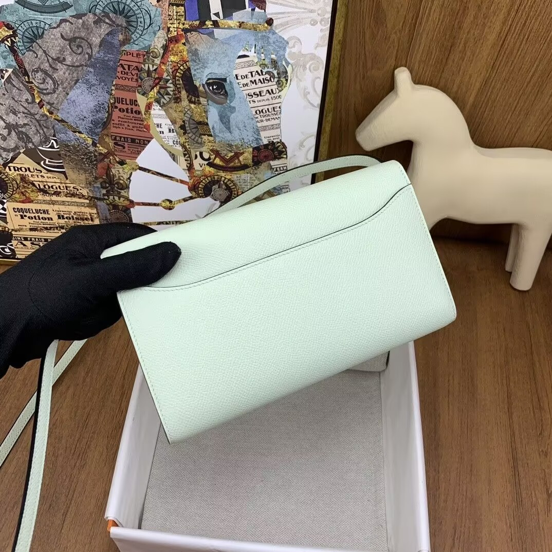 Hermes Constance To Go wallet In Vert Peppermint 20.5x2x13cm