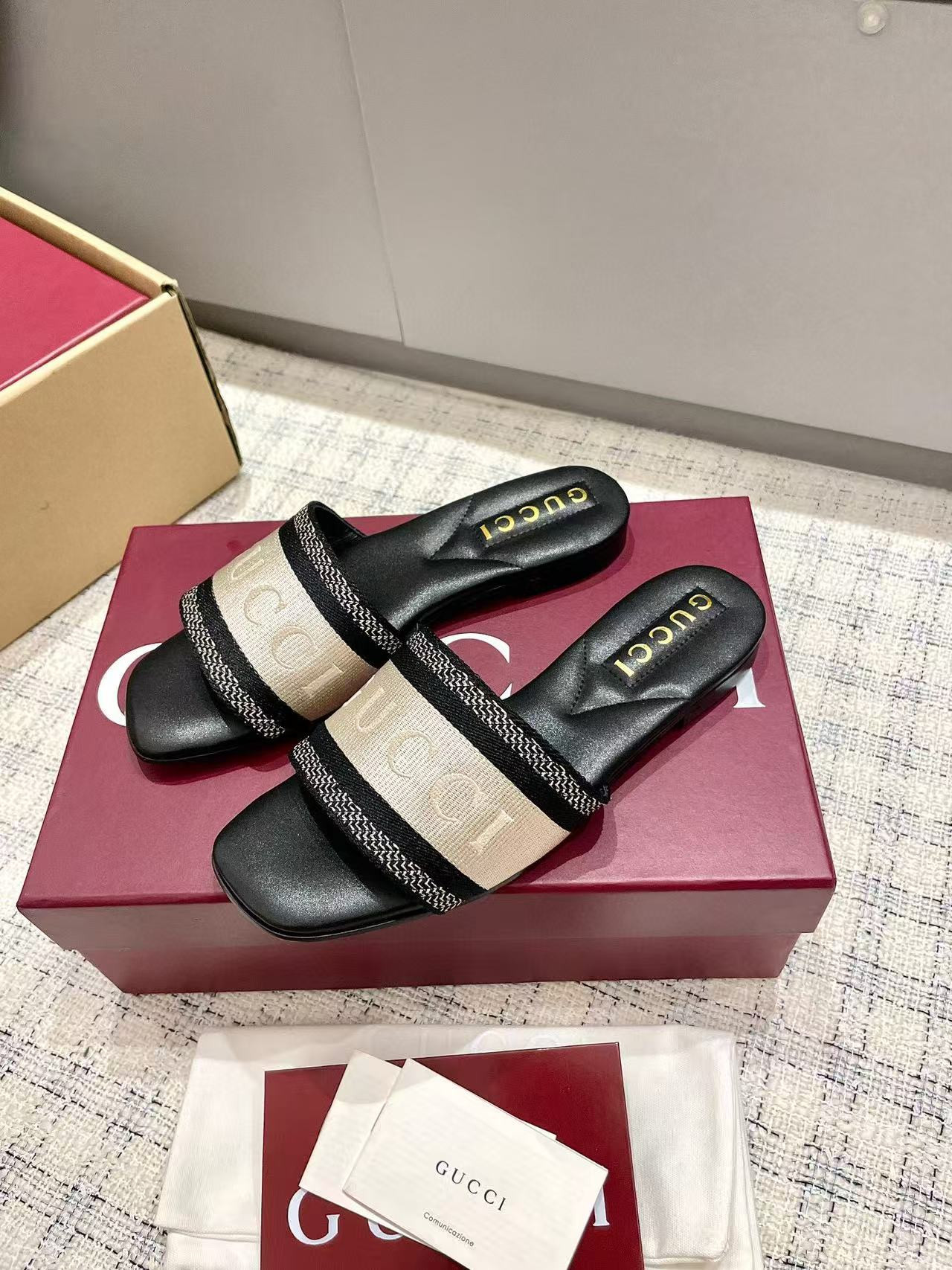UA Gucci Women