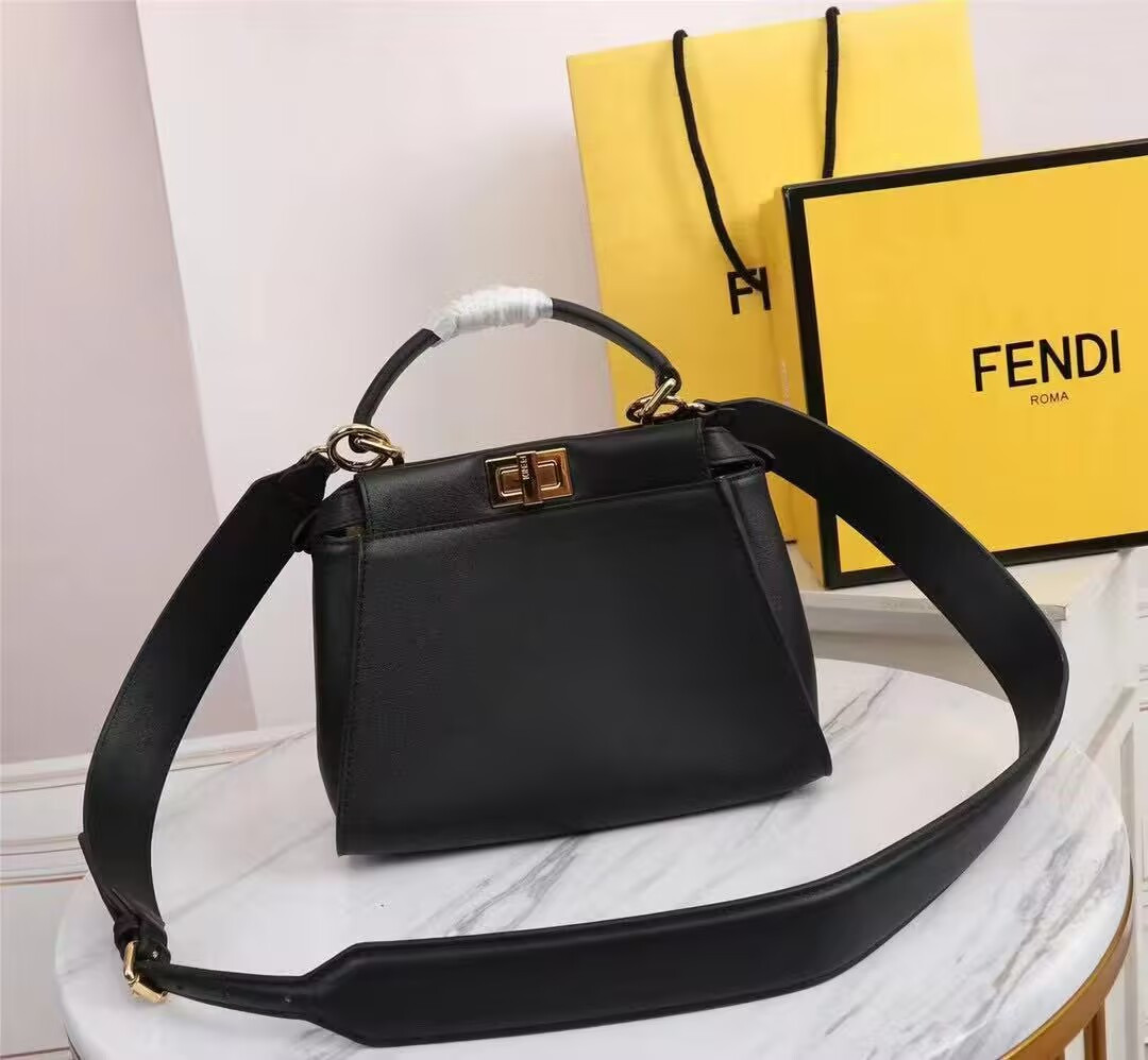 Fendi 8315C Peekaboo bag 23x9x20cm
