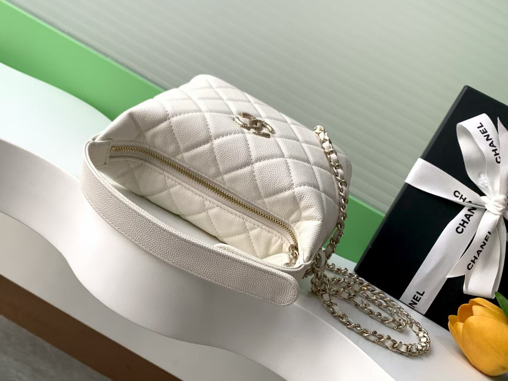 Chanel Clutch with Chain 21.5x19x6cm